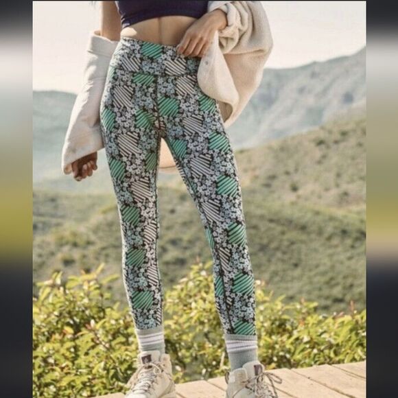 Free People Movement Lose Control Leggings Daisy Check Print Size Large - Picture 1 of 10